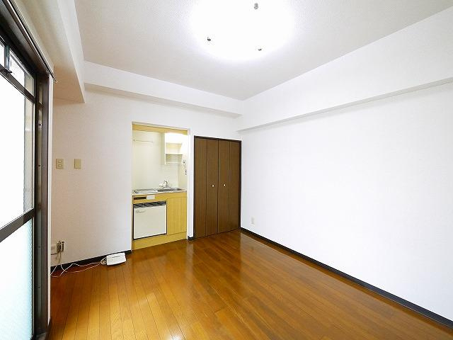 シティロイヤル富雄南の洋室|きれいな洋室です