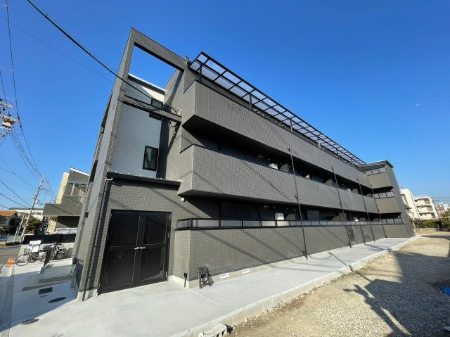 リビングライフナガセイーストの外観