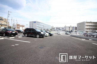 【駐車場】