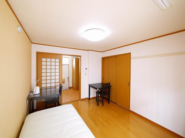 ジュネス芝の洋室