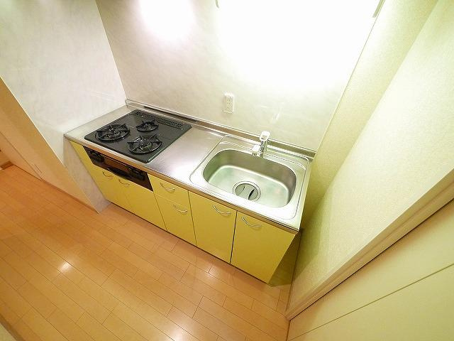 プリマヴェリーレのキッチン|掃除のしやすいキッチンです。