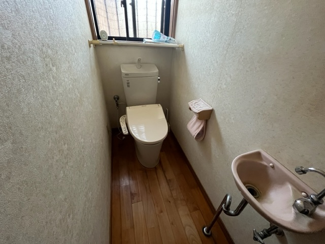 北諸県郡三股町大字長田の中古一戸建のトイレ