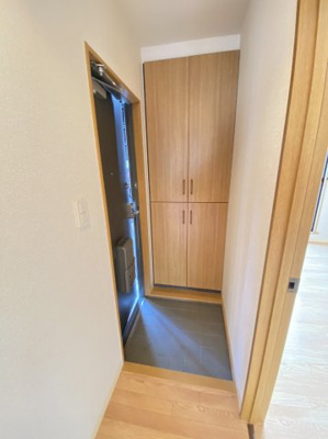 【玄関】 | ファミーユ辰巳C棟