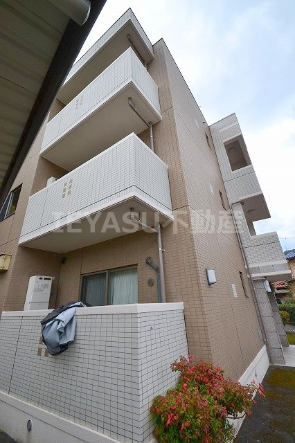 バロンズコートの外観