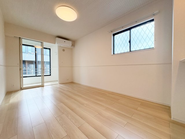 【居間・リビング】 | スウィート日高Ⅰ | ※同物件、別のお部屋の写真です。