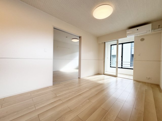 【居間・リビング】 | スウィート日高Ⅰ | ※同物件、別のお部屋の写真です。