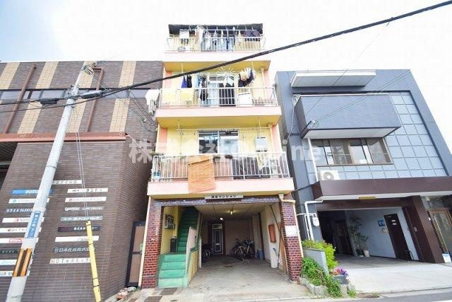 鎌田マンションの外観