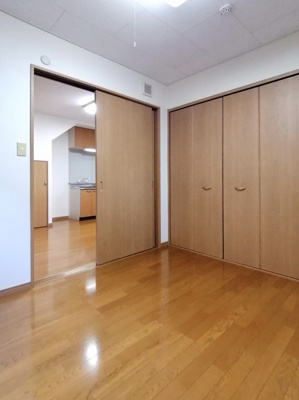 【洋室】 | ブラウンコート