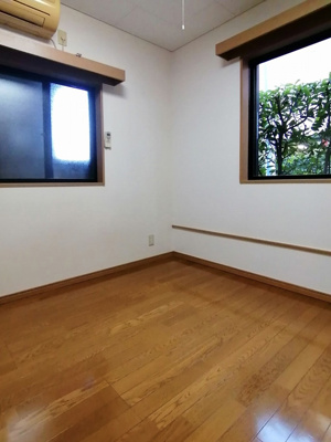 【洋室】 | ブラウンコート