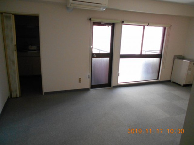 【居間・リビング】 | フォンテ青山 | 綺麗な室内と魅力的な環境のお部屋です。