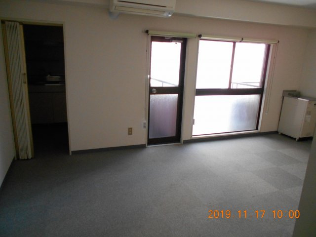 【居間・リビング】 | フォンテ青山 | 綺麗な室内と魅力的な環境のお部屋です。