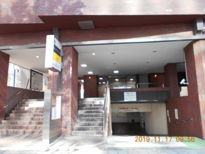 【エントランス】 | フォンテ青山 | お身体の不自由な方にも安心のエレベーター付き物件となっています。