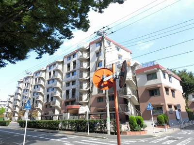 【外観】 | グリーンコーポ大倉山Ａ棟 | 総戸数戸、昭和５４年３月築、管理人は日勤勤務につき管理体制良好です♪