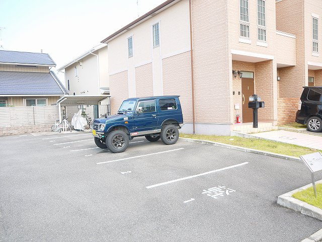 La・Rochelleの駐車場|駐車場完備です