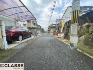 【前面道路含む現地写真】 | 宇治市木幡御蔵山　2区画　A号地　売土地　建築条件付き | スーパーまで徒歩10分ですので日々のお買い物にも便利です！高台にあることで眺望がとても良いですよ♪
