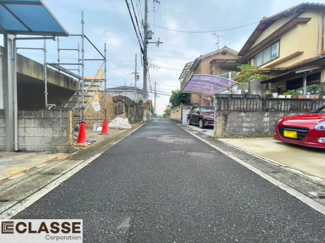 【前面道路含む現地写真】 | 宇治市木幡御蔵山　2区画　A号地　売土地　建築条件付き | 私たちは、設計士と直接話をすることが家づくりで大切だと考えています。 ご希望の間取りに変更できます！