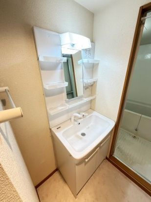 シェトワの独立洗面台