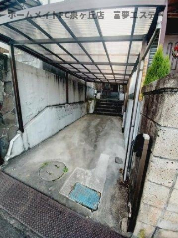 高倉台戸建の駐車場