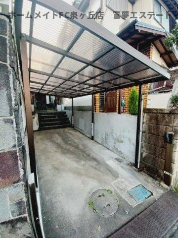 高倉台戸建の駐車場