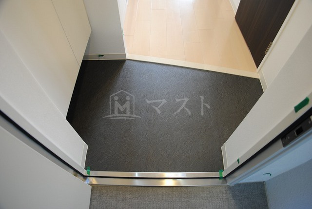 ラシュレエグゼ本町の玄関|他部屋参考写真