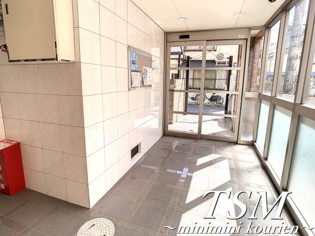 クリエイト香里園のエントランス