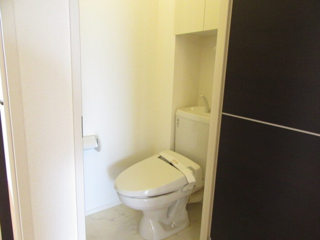 【トイレ】 | リヴェールB棟 | 別部屋写真です。