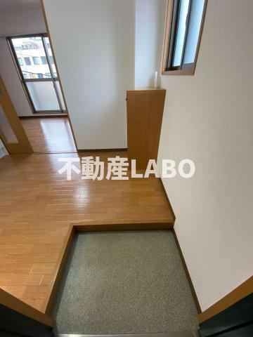 ワンウッドハイツの玄関