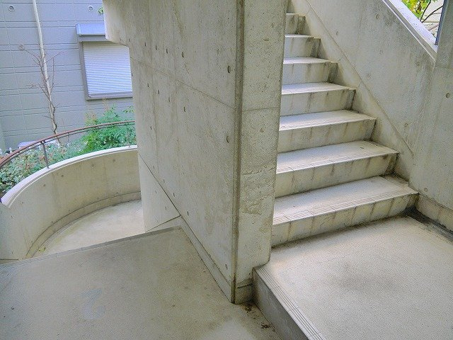 アネックス学園前1番館のその他共用部分|共用階段