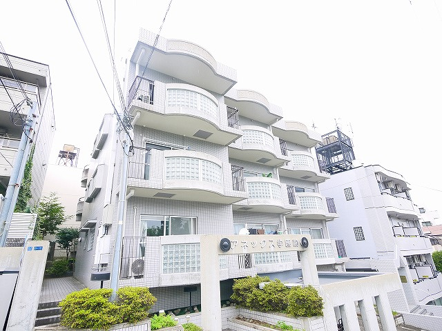 アネックス学園前1番館の外観