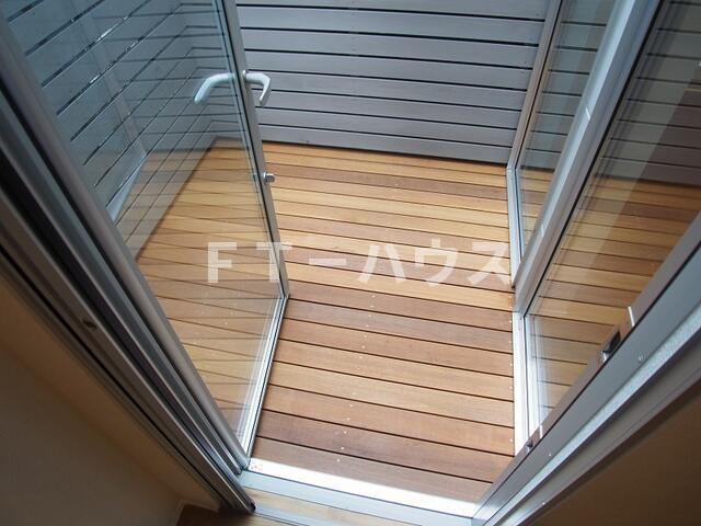 千葉市花見川区南花園１丁目のアパートのバルコニー