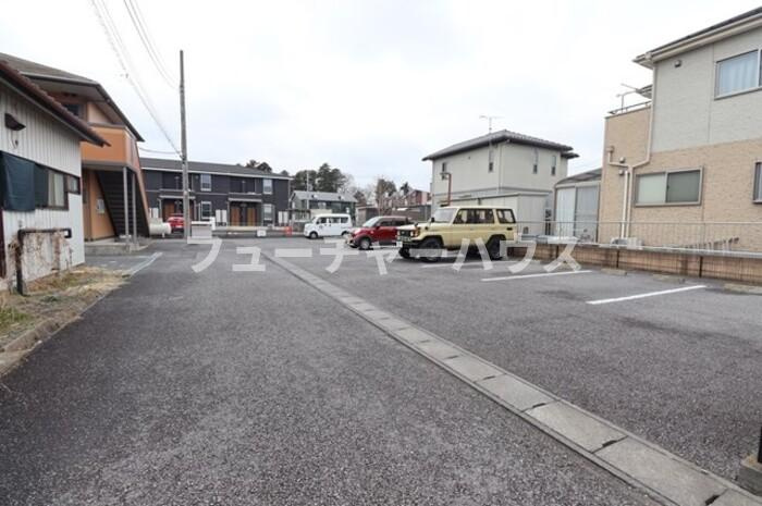 アムール・ヴィラの駐車場