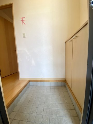 パレスデュオ・照の玄関