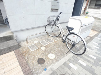 【駐車場】 | TheGreyhouse