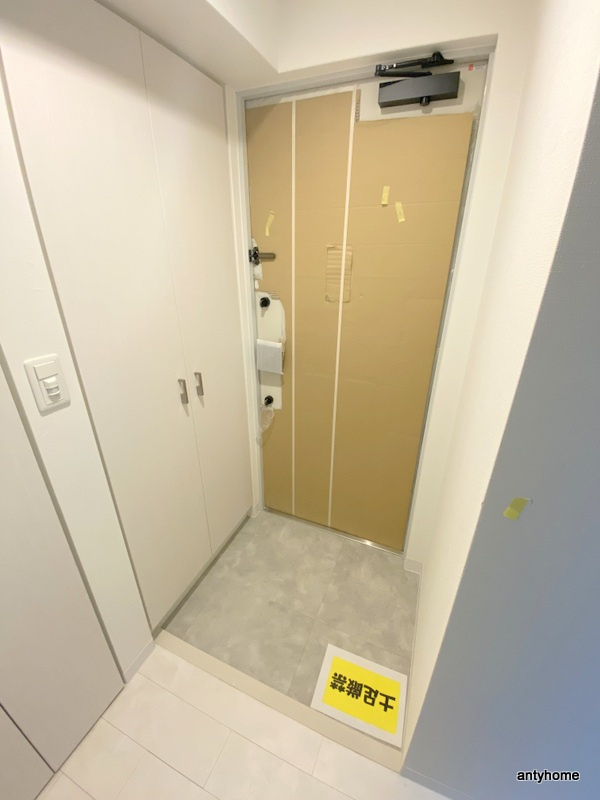 エステムコート吹田・朝日町　仲介手数料無料の玄関