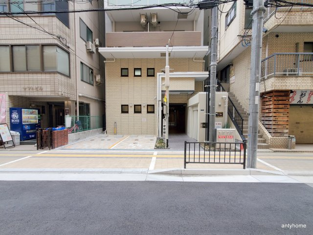 エステムコート吹田・朝日町　仲介手数料無料のエントランス