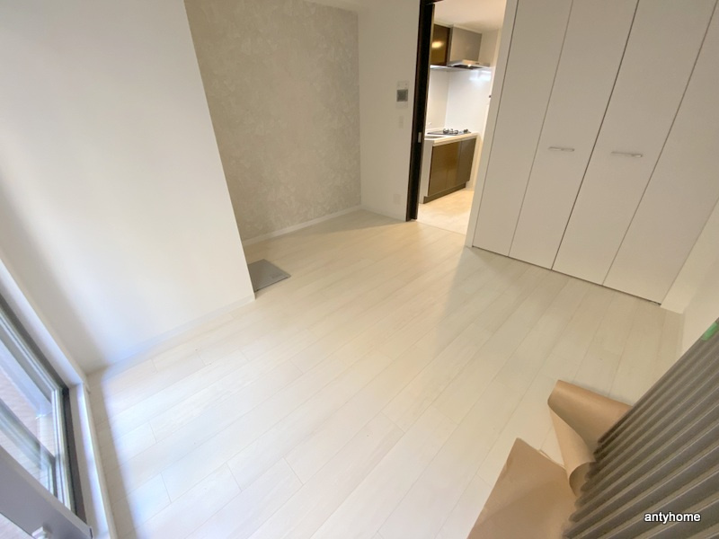 エステムコート吹田・朝日町　仲介手数料無料の居間・リビング