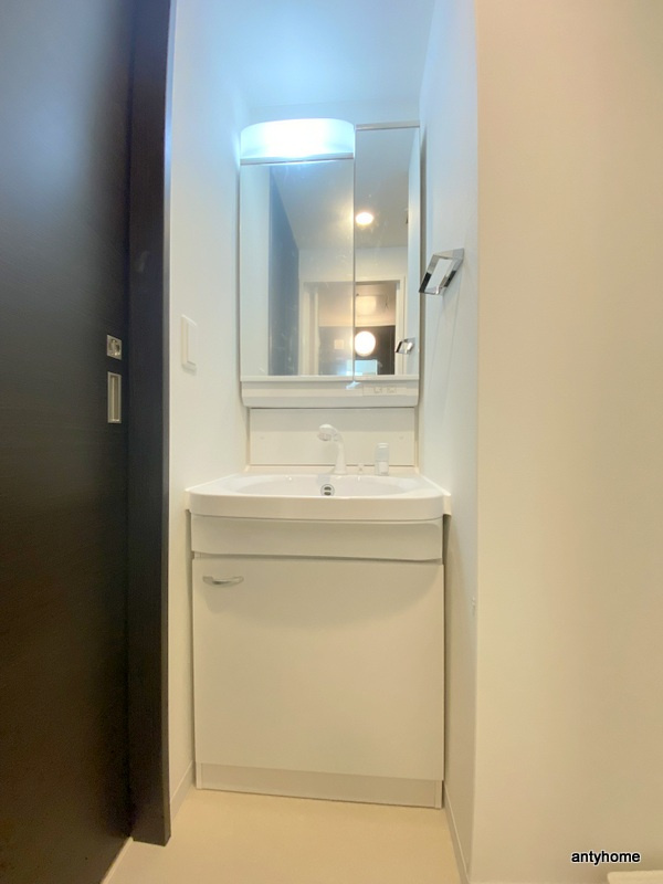 エステムコート吹田・朝日町　仲介手数料無料の洗面所