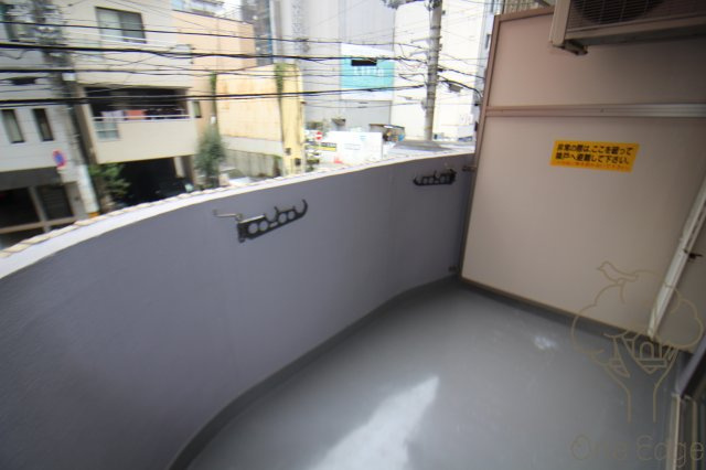 AD天神橋のバルコニー