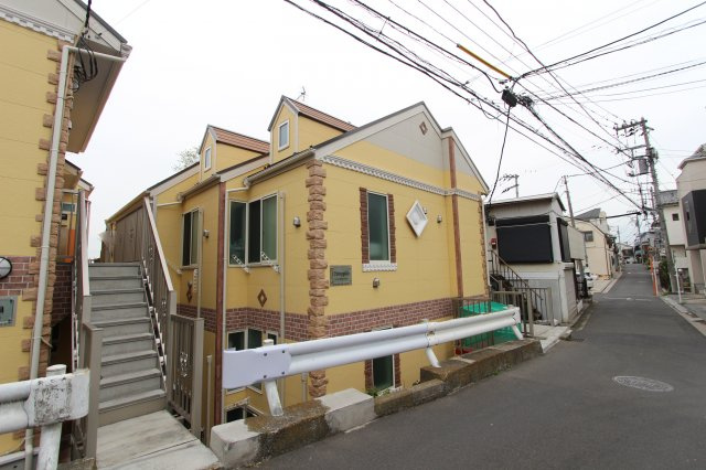 ユナイト 東寺尾ペトロポリスの外観