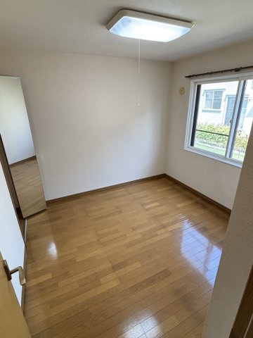 ヒーローマンション･リーフの洋室