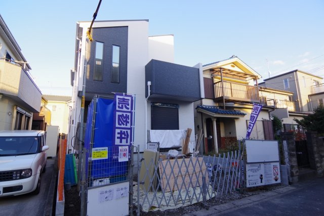 越谷市神明町2丁目　新築戸建ての外観