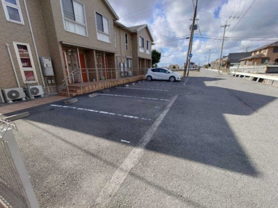 【駐車場】 | ルミエール岩橋　Ａ棟