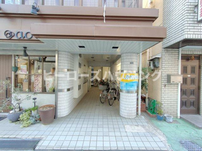 【エントランス】 | ラフィーネフジ豊中