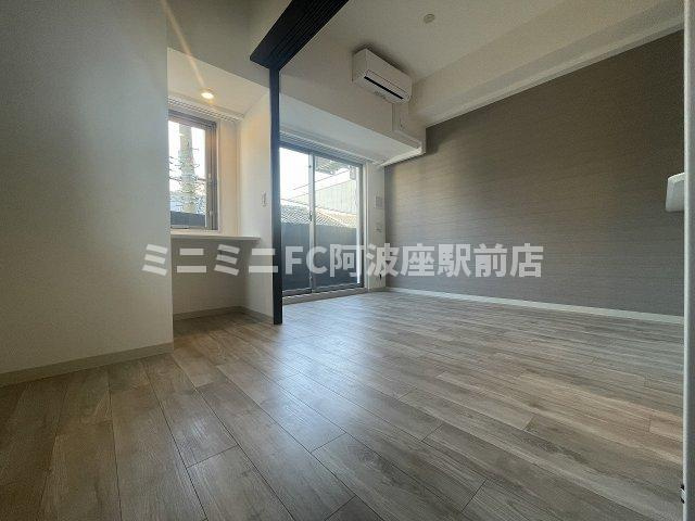 エステムコート大阪福島ルアーナの居間・リビング