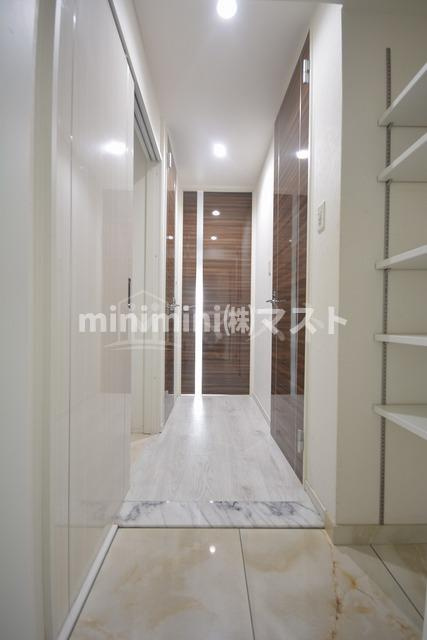 リアライズ花園町駅前の玄関