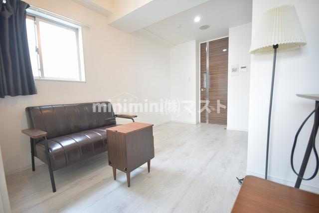 リアライズ花園町駅前の居間・リビング