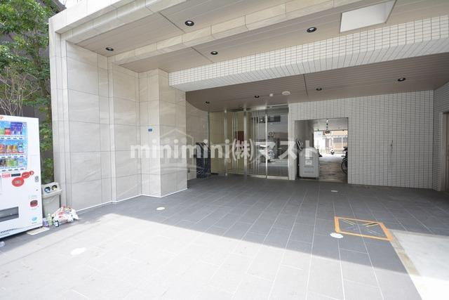 リアライズ花園町駅前のエントランス