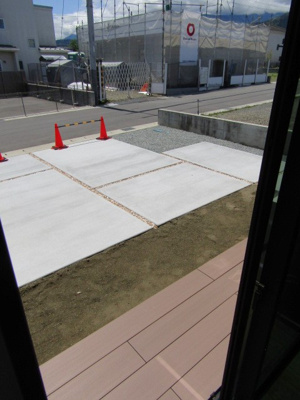 【駐車場】 | エンゼルハウス南アルプス市山寺 | 駐車場です