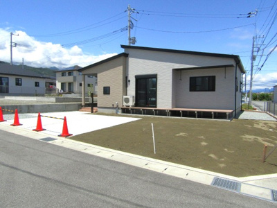 【駐車場】 | エンゼルハウス南アルプス市山寺 | 駐車スペースもあります