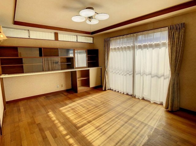 高知市横浜西町　中古戸建ての居間・リビング